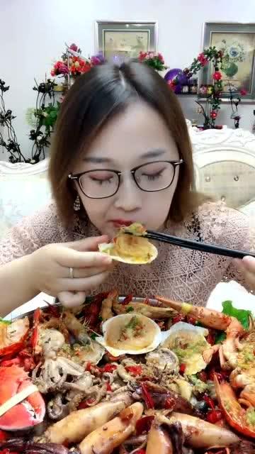 娱乐吃瓜酱章鱼,揭秘娱乐圈那些不为人知的幕后故事 第2张 娱乐吃瓜酱章鱼,揭秘娱乐圈那些不为人知的幕后故事 第2张